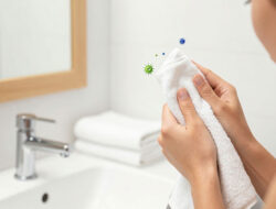 Pentingnya Menjaga Kebersihan Handuk Guna Menghindari Masalah Jerawat Pada Kulit Wajah Anda