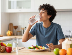 Tips Menjaga Keseimbangan Elektrolit Tubuh tanpa Minuman Manis Berenergi